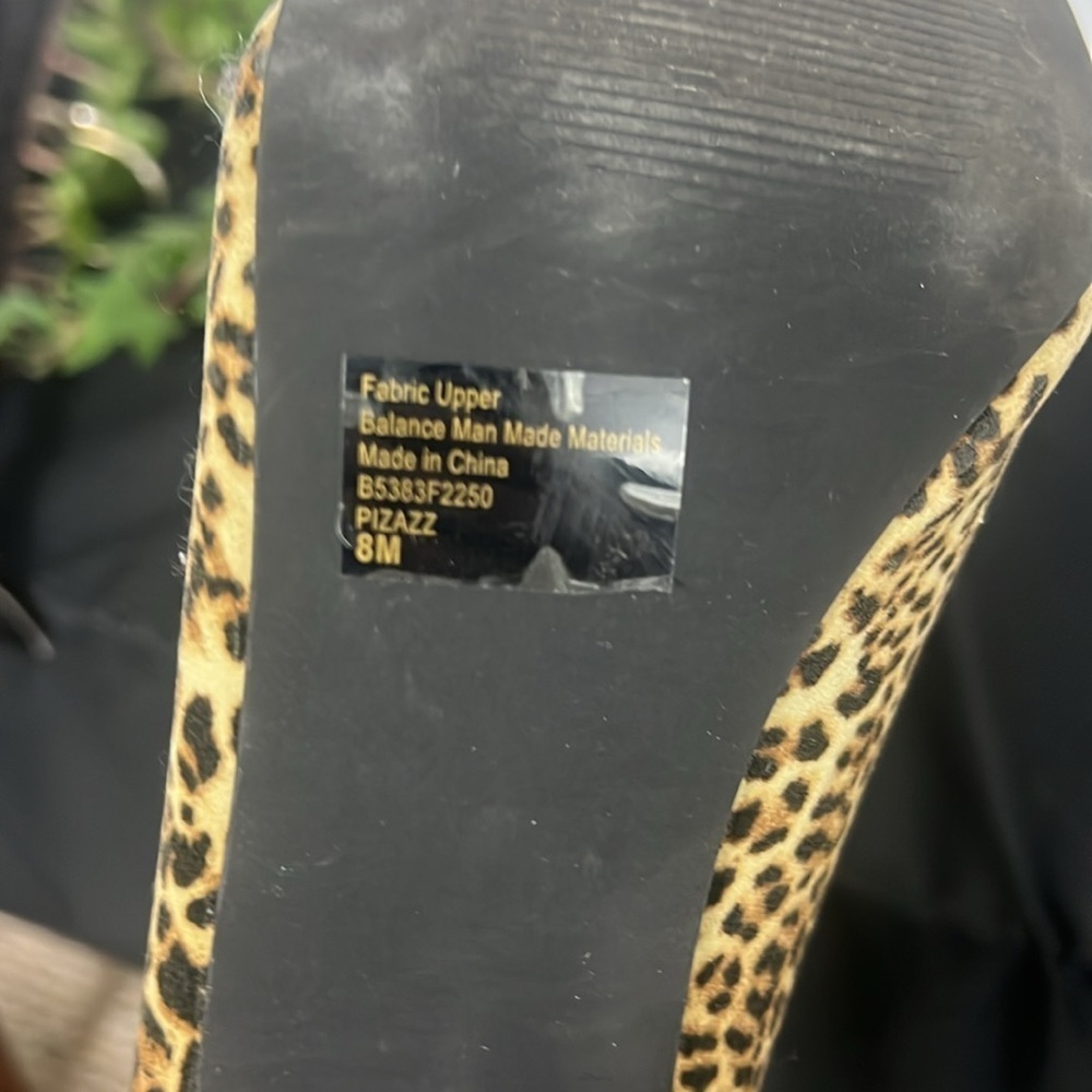 CARLOS SANTANA "Pizazz" Leopard Print Booties - Size 8 - Picture 6 of 7